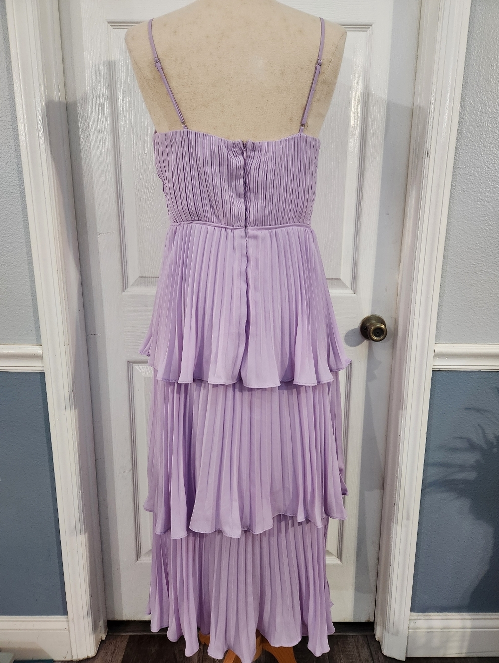 Lulu's Soft Lilac Tiered Midi Dress with Sweetheart Neckline - Picture 9 of 16